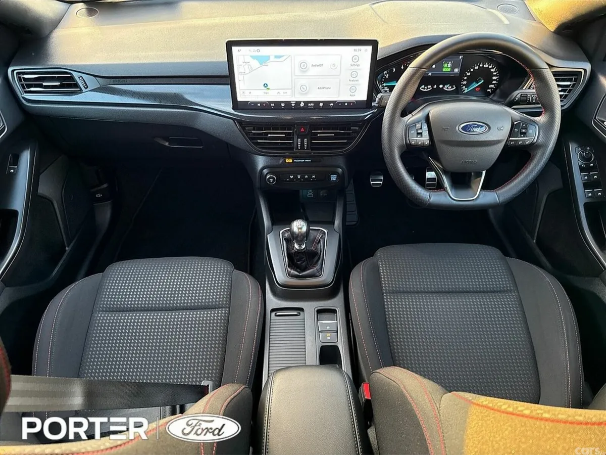 Ford Focus Hatchback, Petrol, 2024, Grey