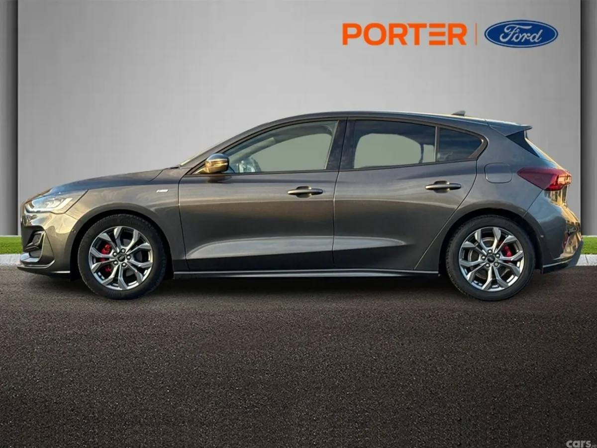 Ford Focus Hatchback, Petrol, 2024, Grey