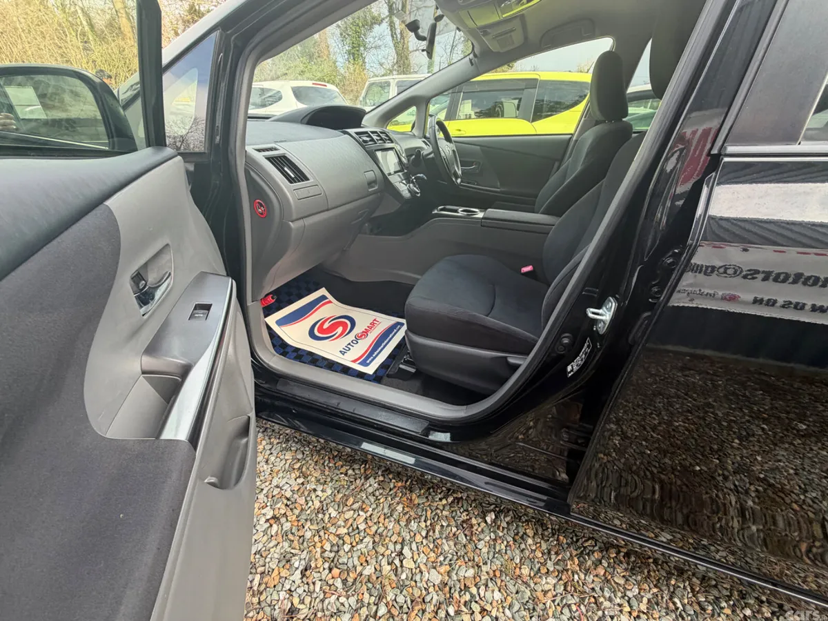 Toyota Prius Hatchback, Petrol Hybrid, 2015, Black