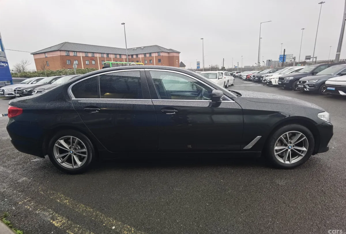 BMW 5-Series Saloon, Petrol Plug-in Hybrid, 2019, Black
