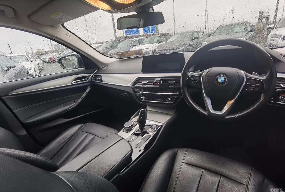 BMW 5-Series Saloon, Petrol Plug-in Hybrid, 2019, Black