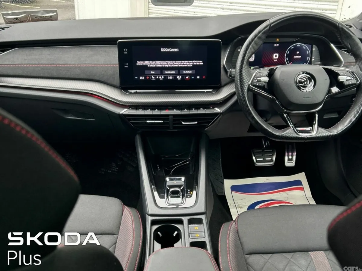 Skoda Octavia Saloon, Diesel, 2024, Green