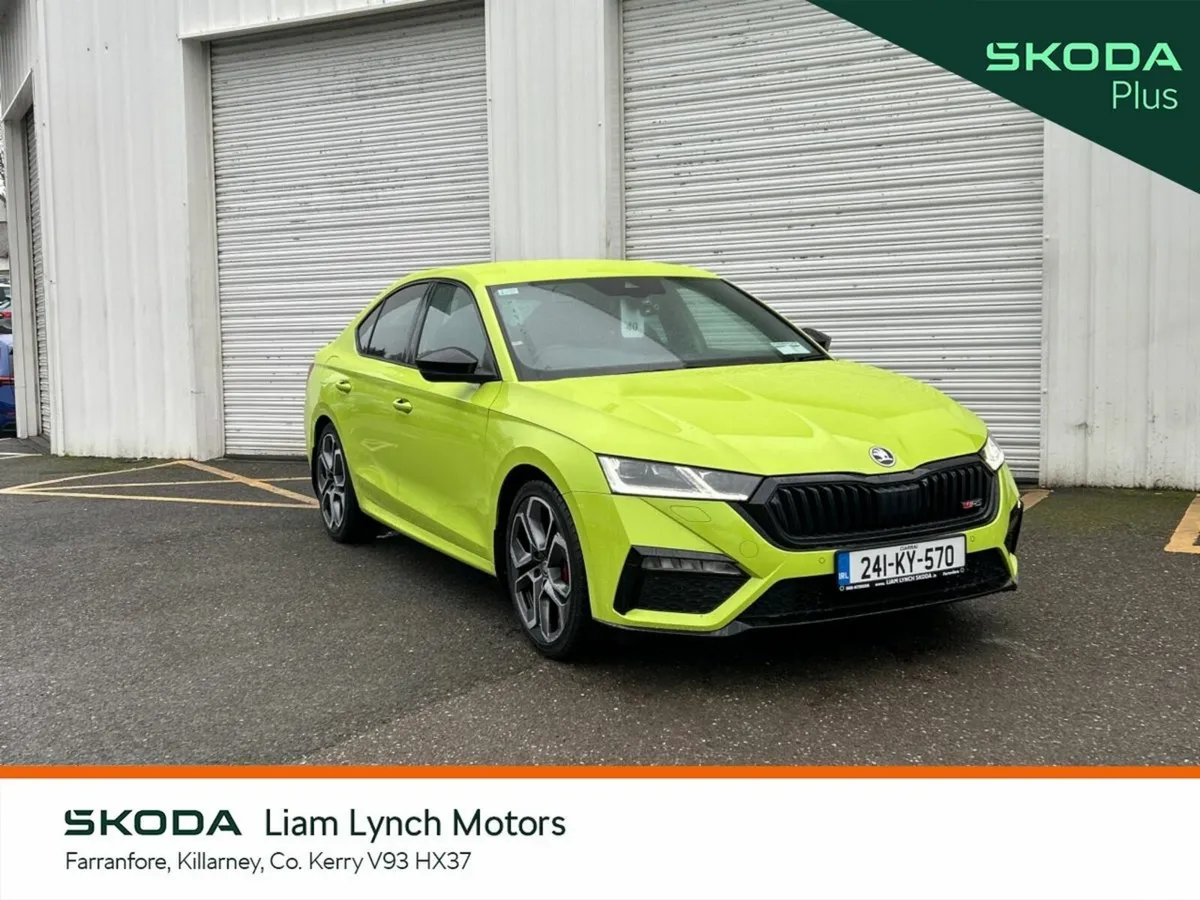 Skoda Octavia Saloon, Diesel, 2024, Green
