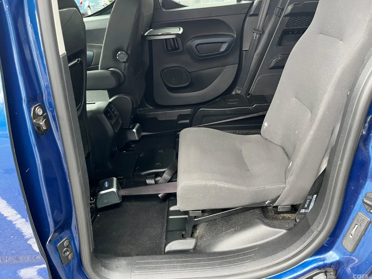 Peugeot Rifter MPV, Diesel, 2021, Blue