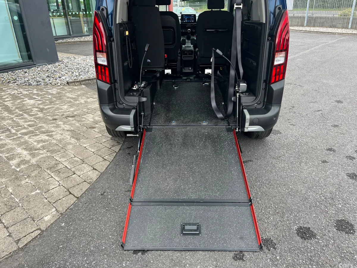 Peugeot Rifter MPV, Diesel, 2021, Blue