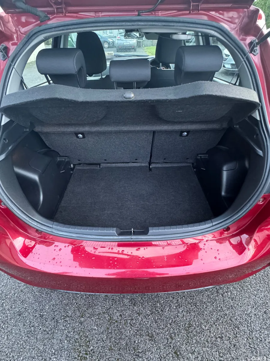 Toyota Yaris MPV, Petrol, 2019, Red