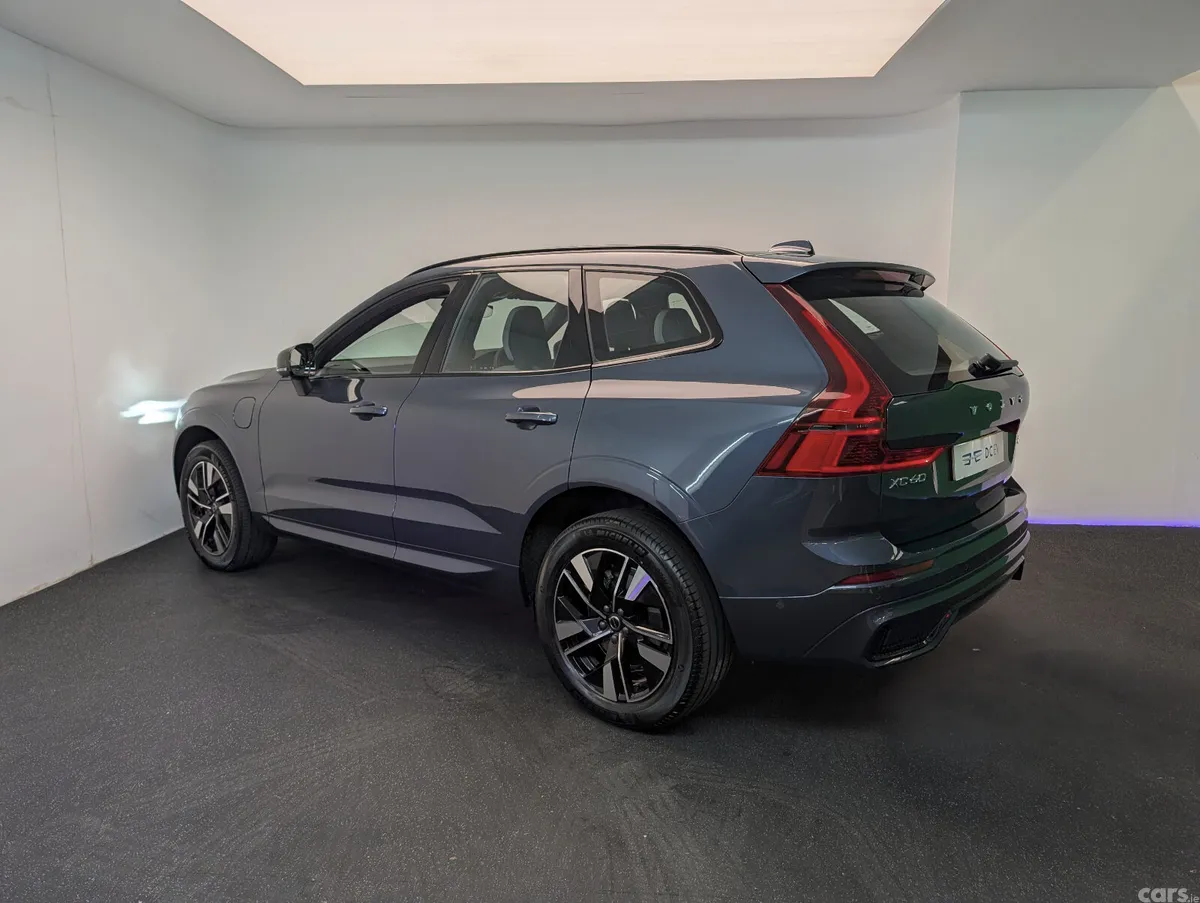 Volvo XC60 SUV, Petrol Plug-in Hybrid, 2025, Blue