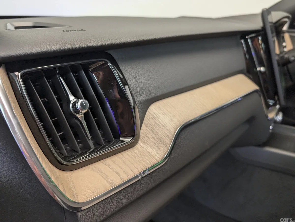 Volvo XC60 SUV, Petrol Plug-in Hybrid, 2025, Blue