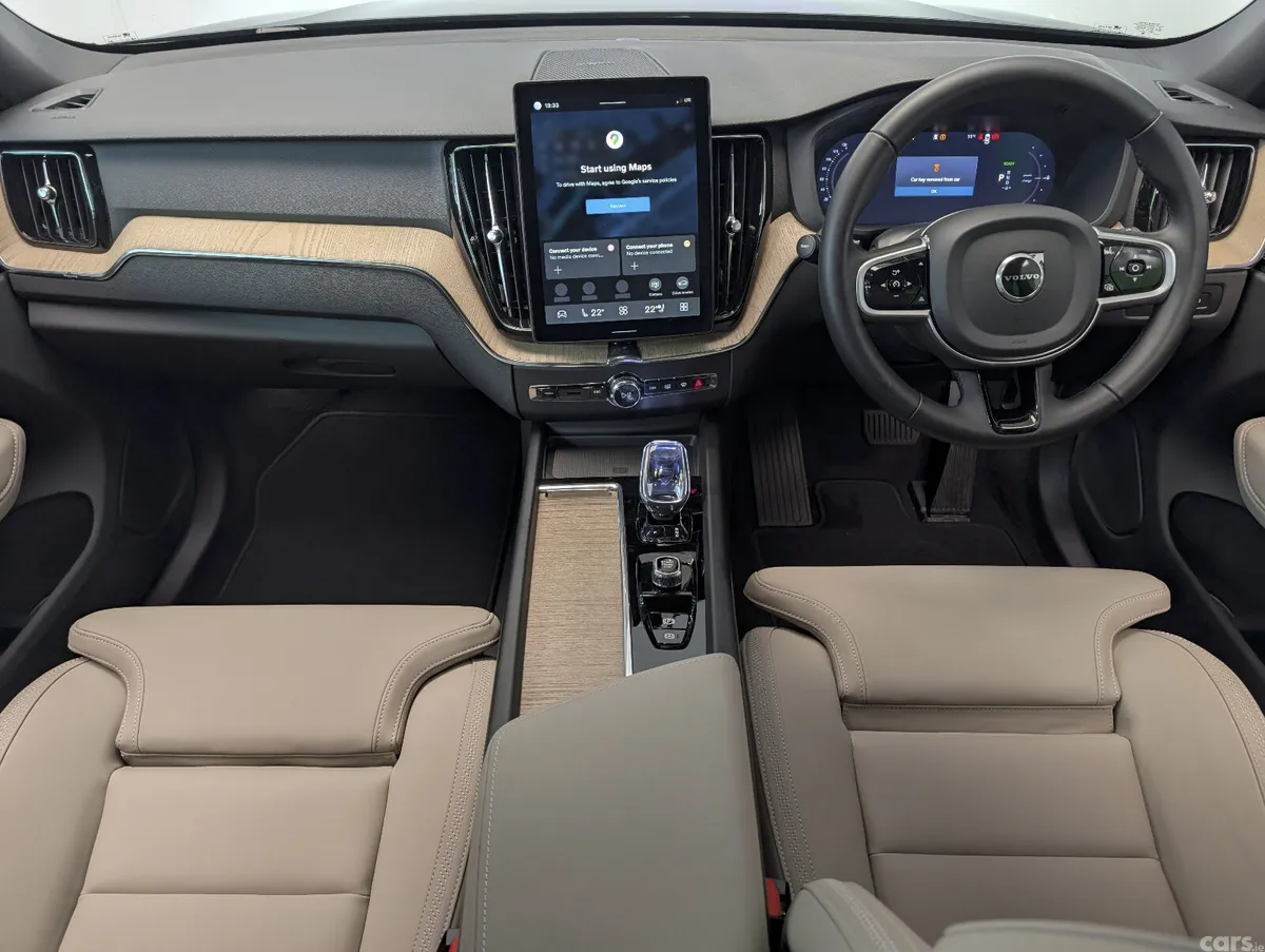 Volvo XC60 SUV, Petrol Plug-in Hybrid, 2025, Blue