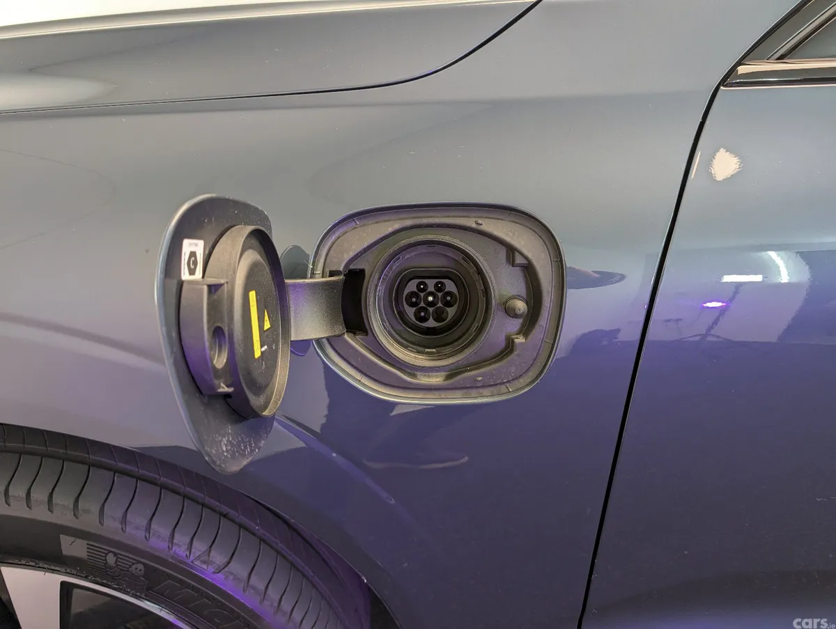 Volvo XC60 SUV, Petrol Plug-in Hybrid, 2025, Blue