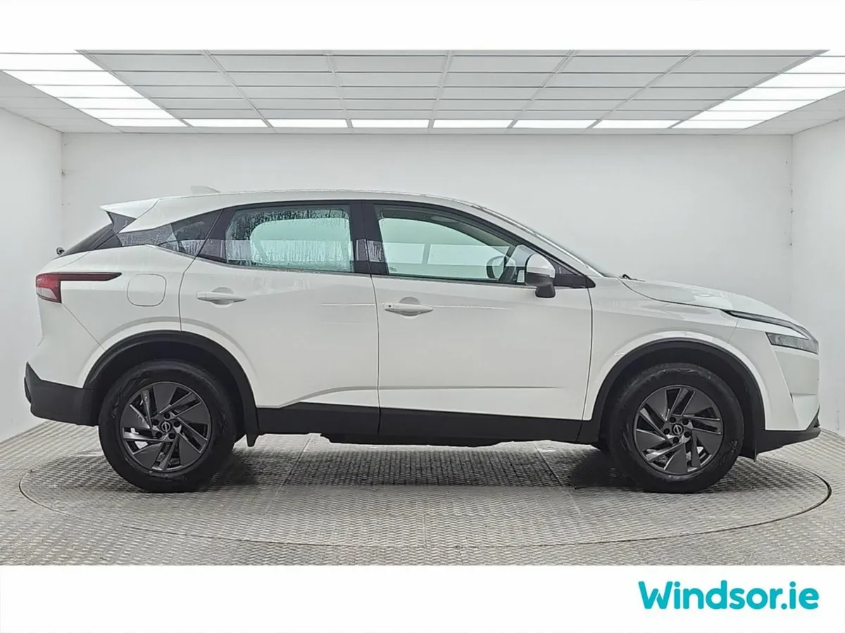 Nissan Qashqai MPV, Petrol, 2024, White
