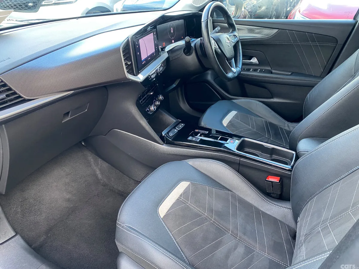 Opel Mokka SUV, Petrol, 2023, Grey