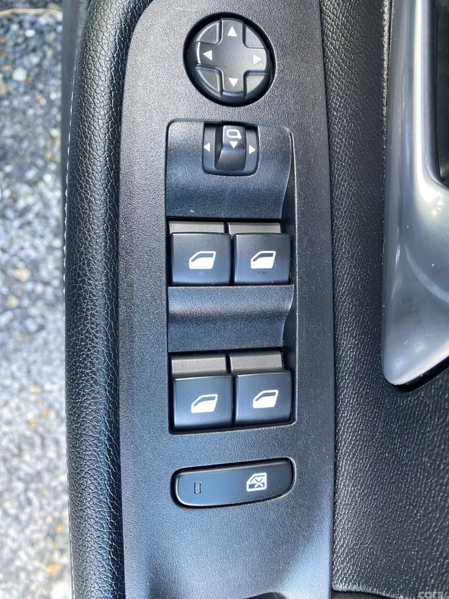 Opel Mokka SUV, Petrol, 2023, Grey