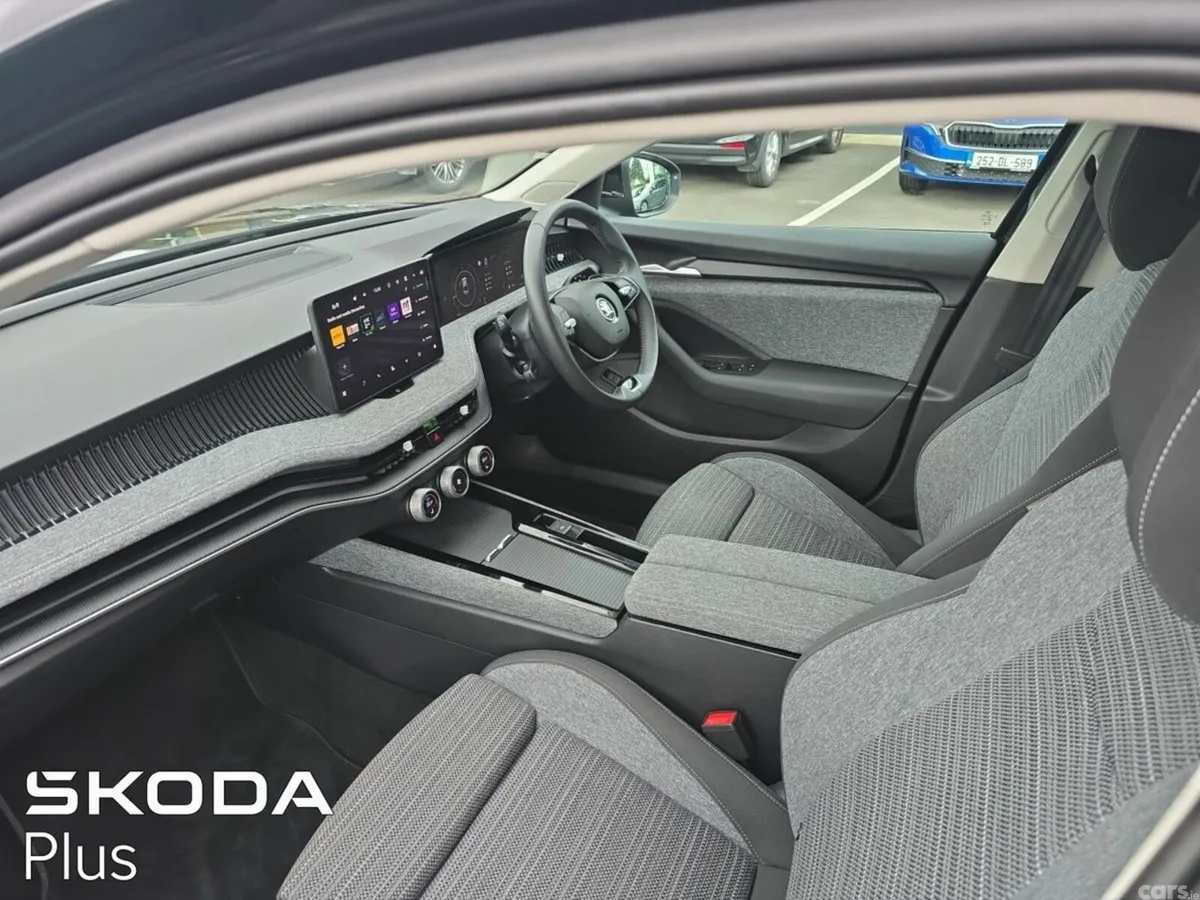 Skoda Superb Saloon, Diesel, 2025, Black
