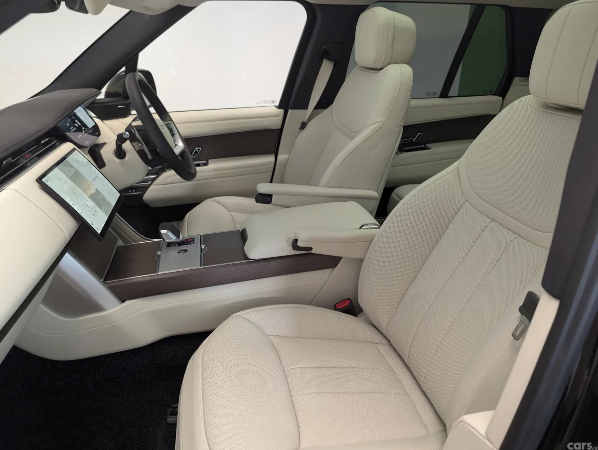 Land Rover Range Rover SUV, Petrol Plug-in Hybrid, 2025, Black