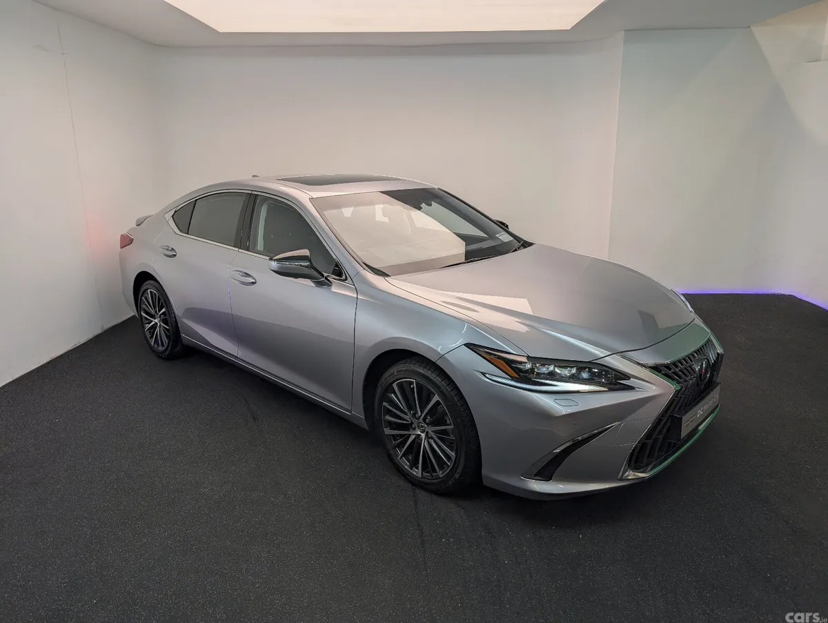 Lexus ES Saloon, Petrol Hybrid, 2025, Silver