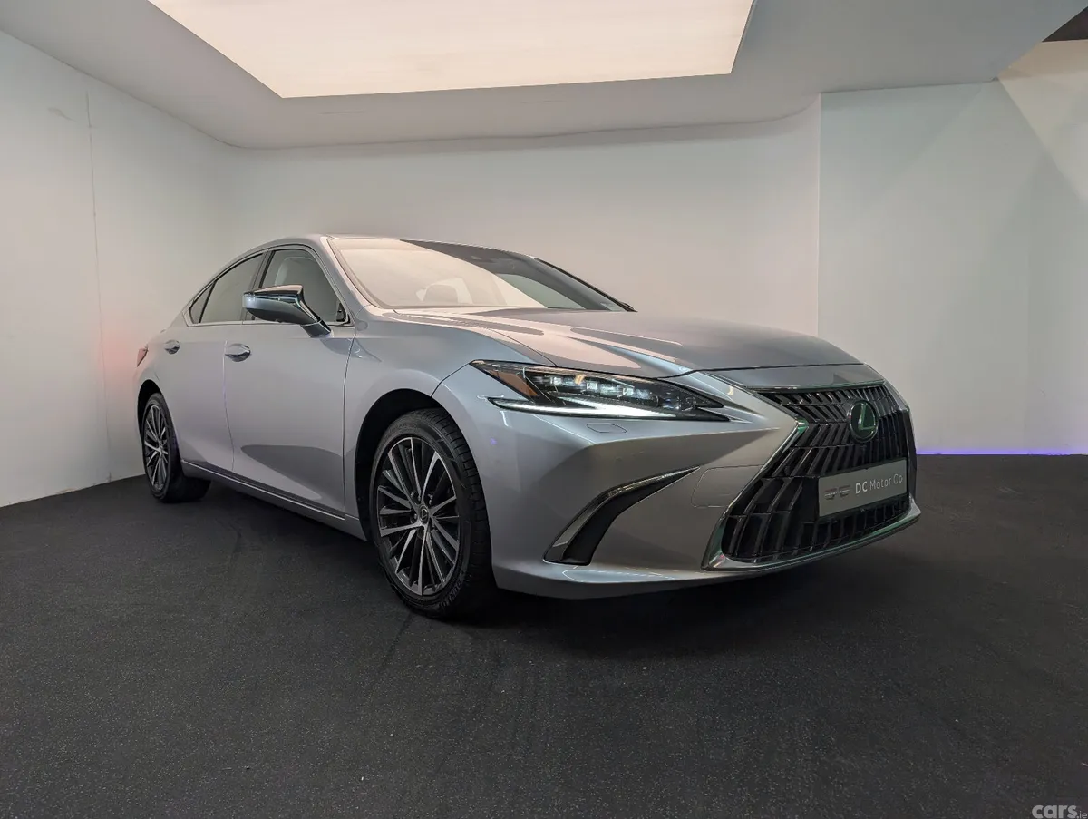 Lexus ES Saloon, Petrol Hybrid, 2025, Silver