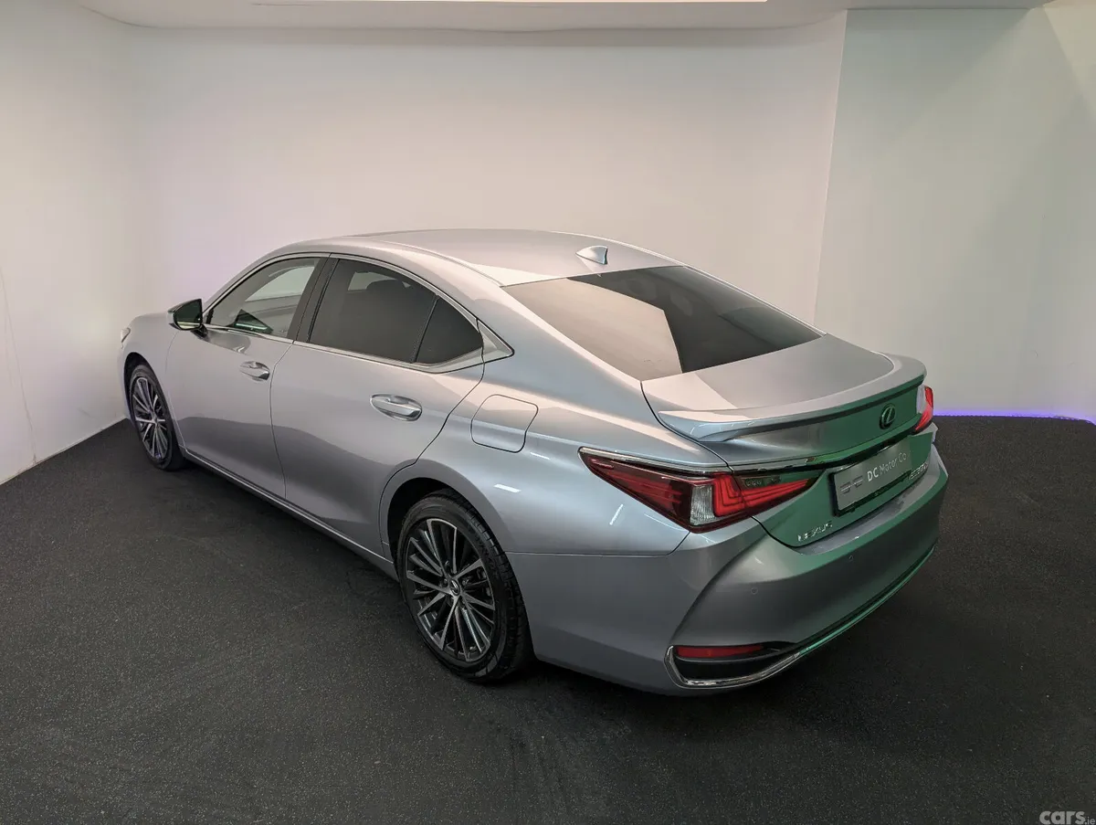 Lexus ES Saloon, Petrol Hybrid, 2025, Silver