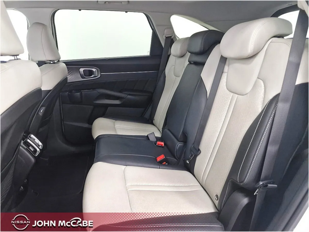 Kia Sorento MPV, Diesel, 2024, White