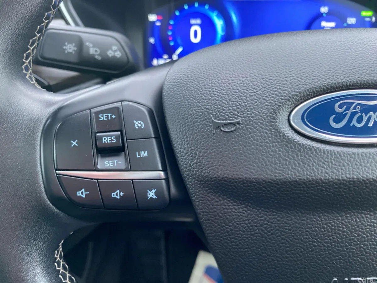 Ford Kuga MPV, Petrol Plug-in Hybrid, 2023, Grey
