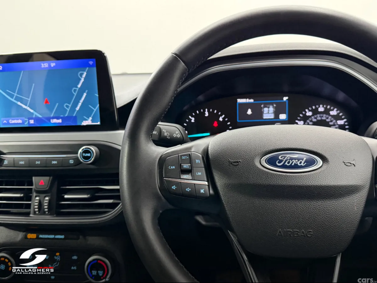 Ford Focus Hatchback, Diesel, 2022, Red