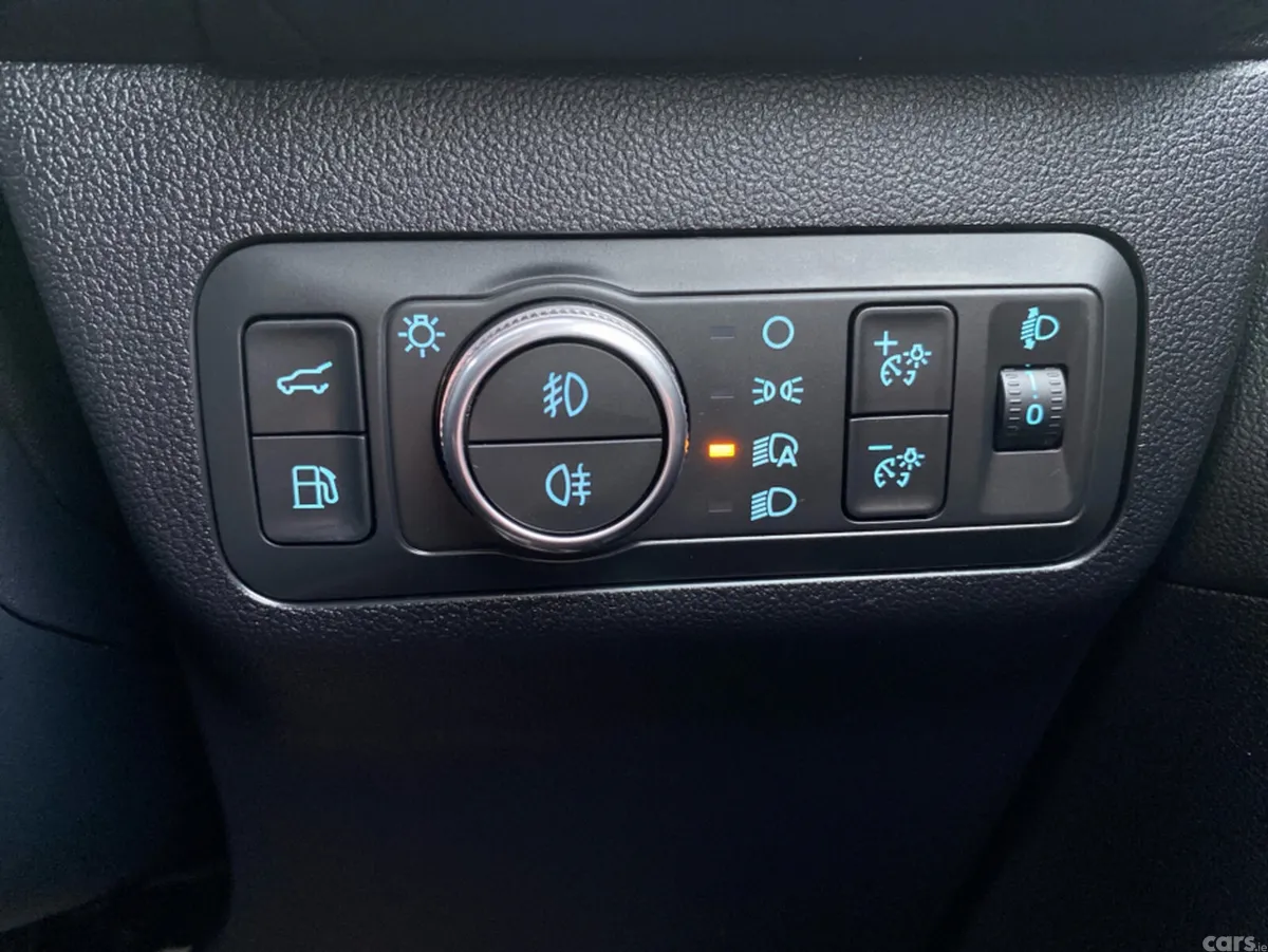 Ford Kuga MPV, Petrol Plug-in Hybrid, 2023, Grey