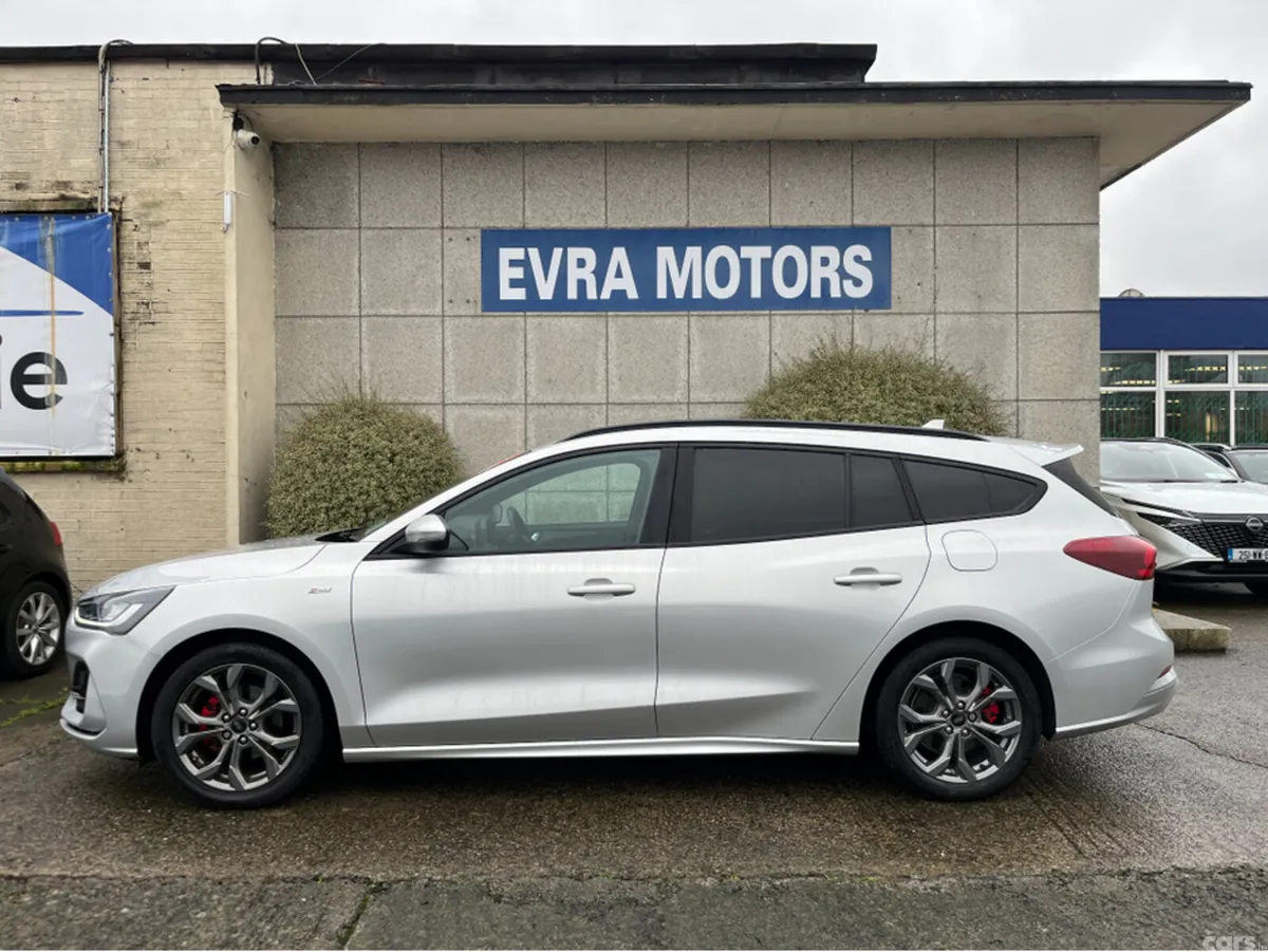 Ford Focus Estate, Petrol, 2022, Grey