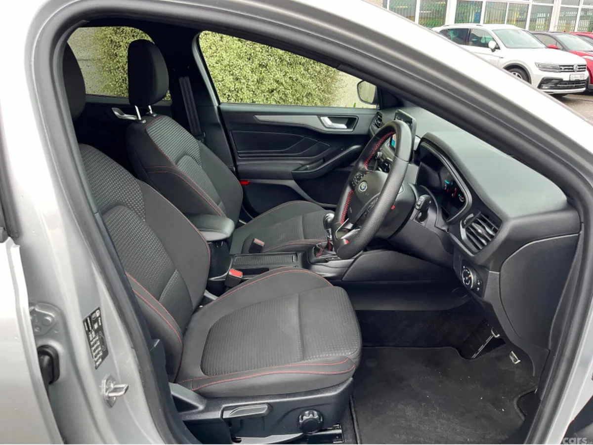 Ford Focus Estate, Petrol, 2022, Grey