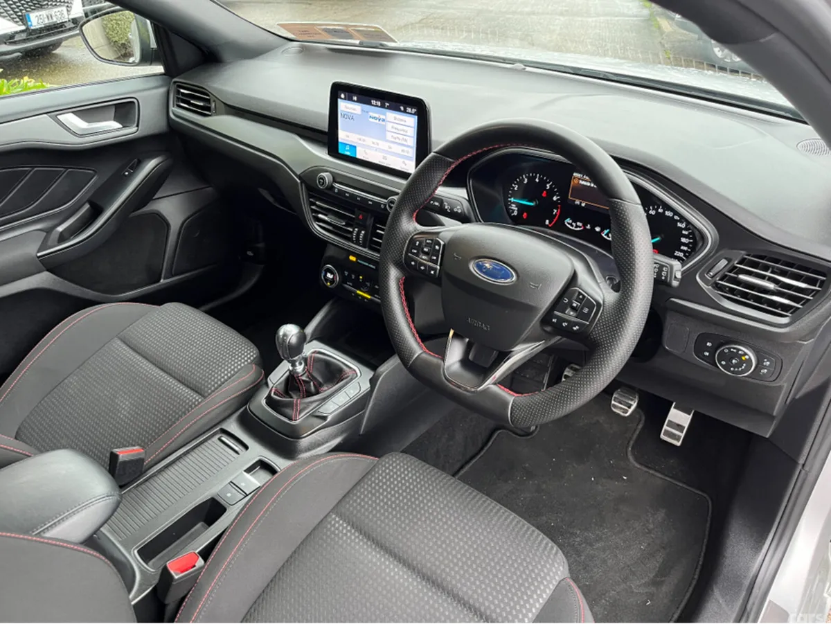 Ford Focus Estate, Petrol, 2022, Grey