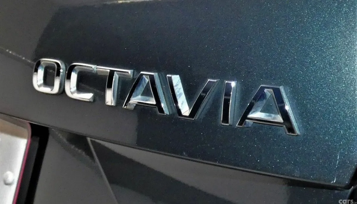 Skoda Octavia Hatchback, Petrol, 2021, Grey