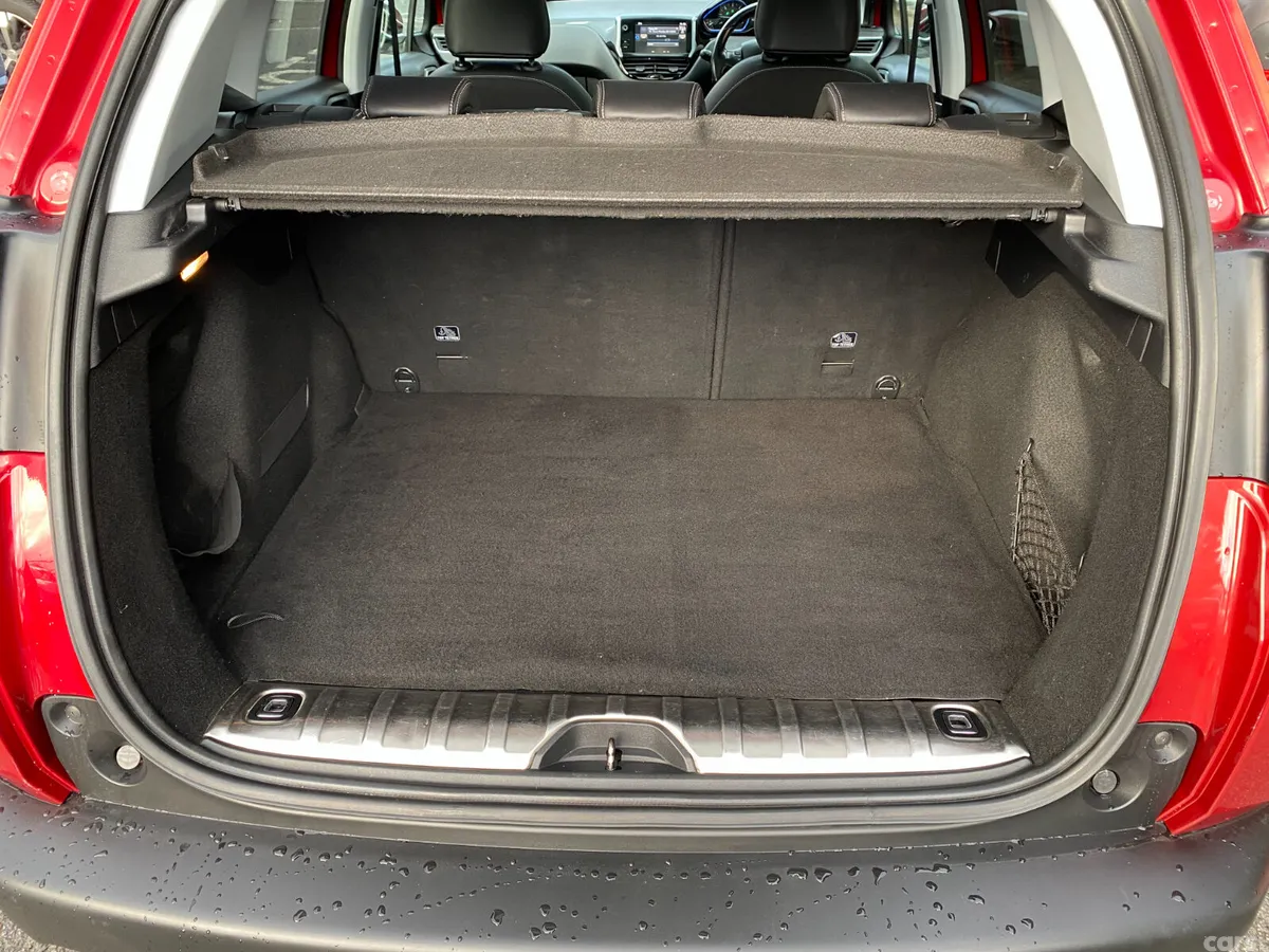 Peugeot 2008 Estate, Diesel, 2017, Red