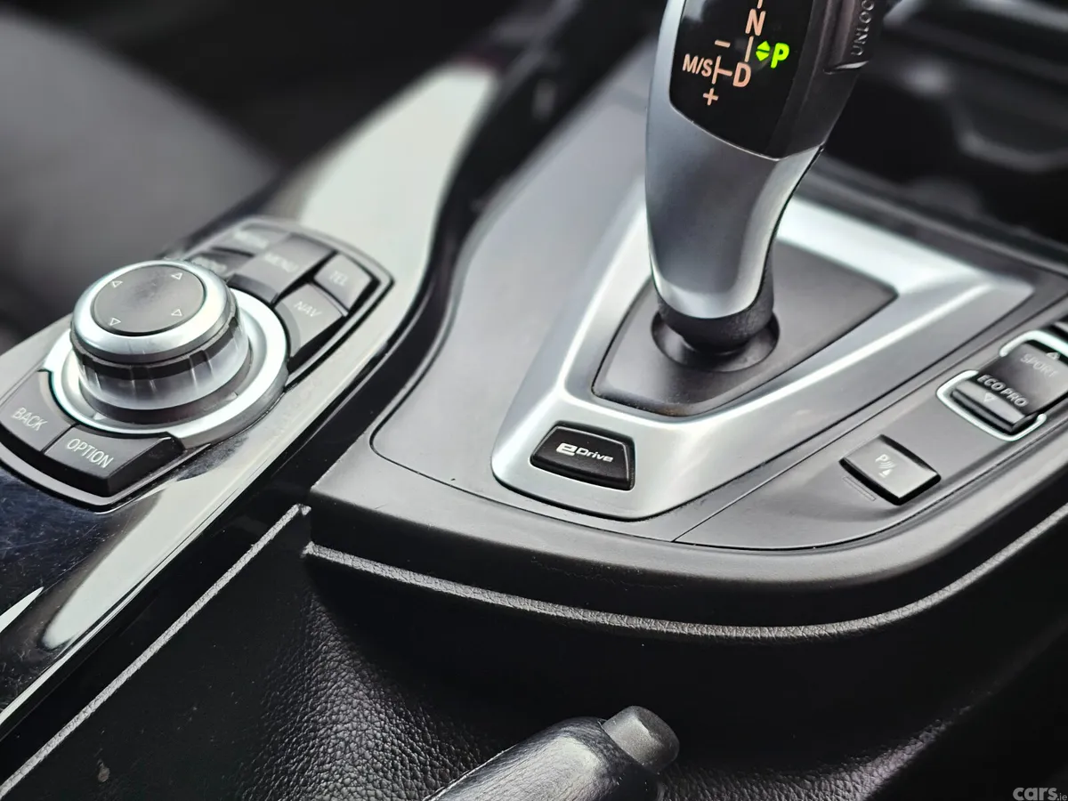 BMW 3-Series Saloon, Petrol Plug-in Hybrid, 2017, Black