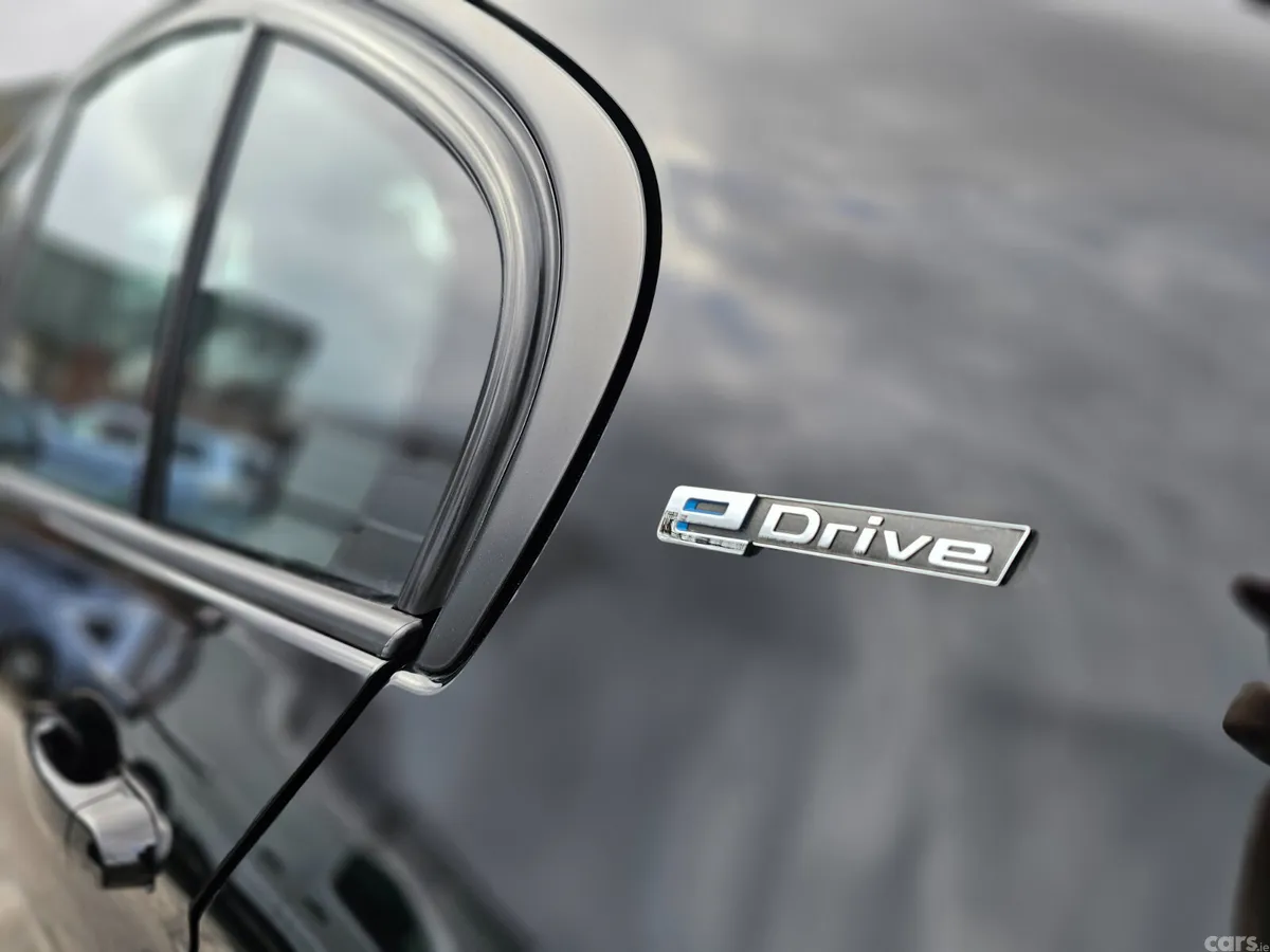 BMW 3-Series Saloon, Petrol Plug-in Hybrid, 2017, Black
