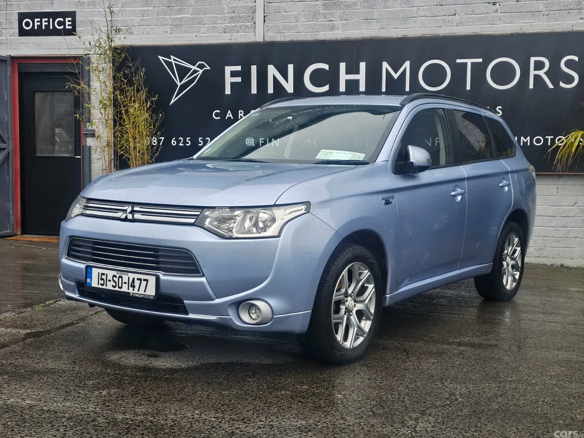 Mitsubishi Outlander SUV, Petrol Plug-in Hybrid, 2015, Blue