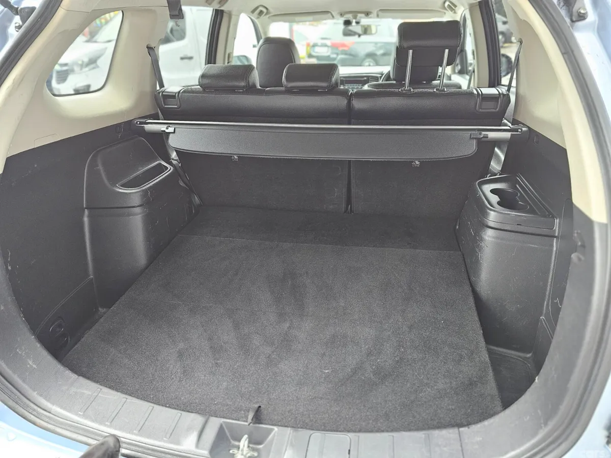Mitsubishi Outlander SUV, Petrol Plug-in Hybrid, 2015, Blue
