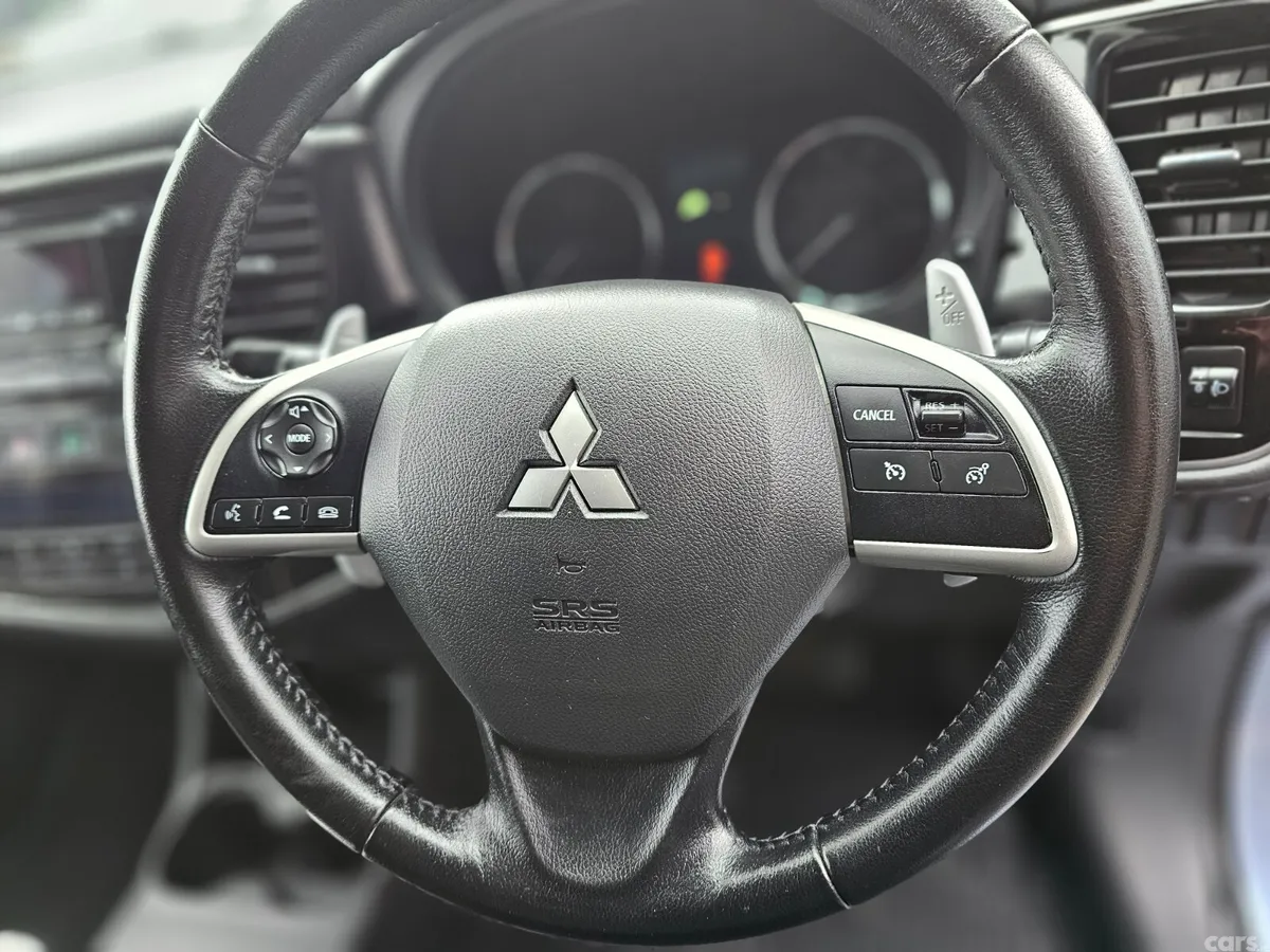 Mitsubishi Outlander SUV, Petrol Plug-in Hybrid, 2015, Blue