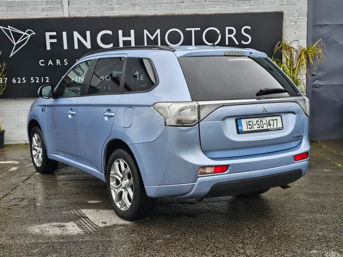 Mitsubishi Outlander SUV, Petrol Plug-in Hybrid, 2015, Blue