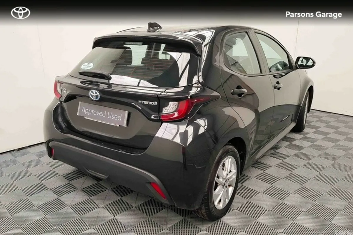 Toyota Yaris Hatchback, Petrol Hybrid, 2023, Black