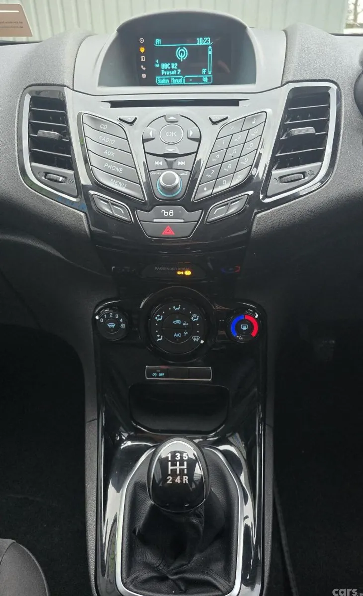 Ford Fiesta Hatchback, Petrol, 2016, Grey