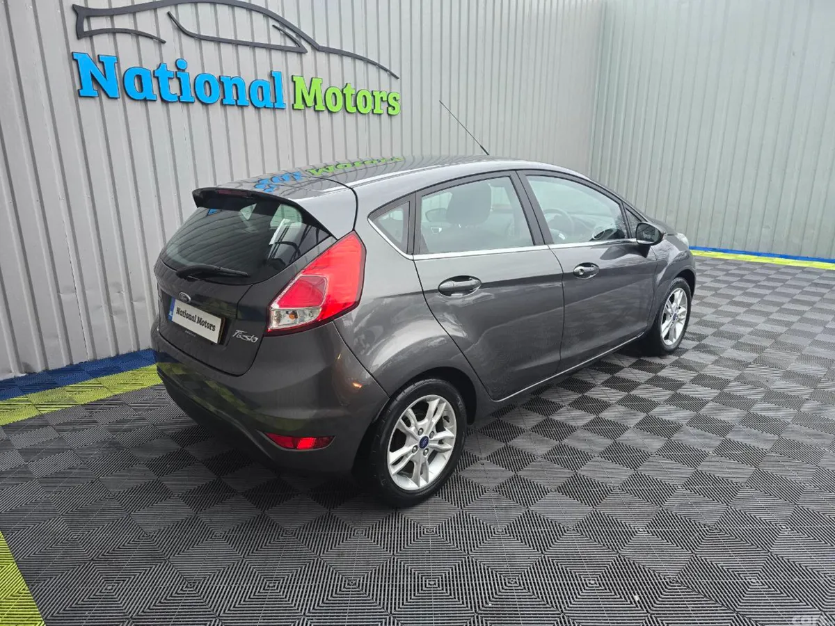 Ford Fiesta Hatchback, Petrol, 2016, Grey