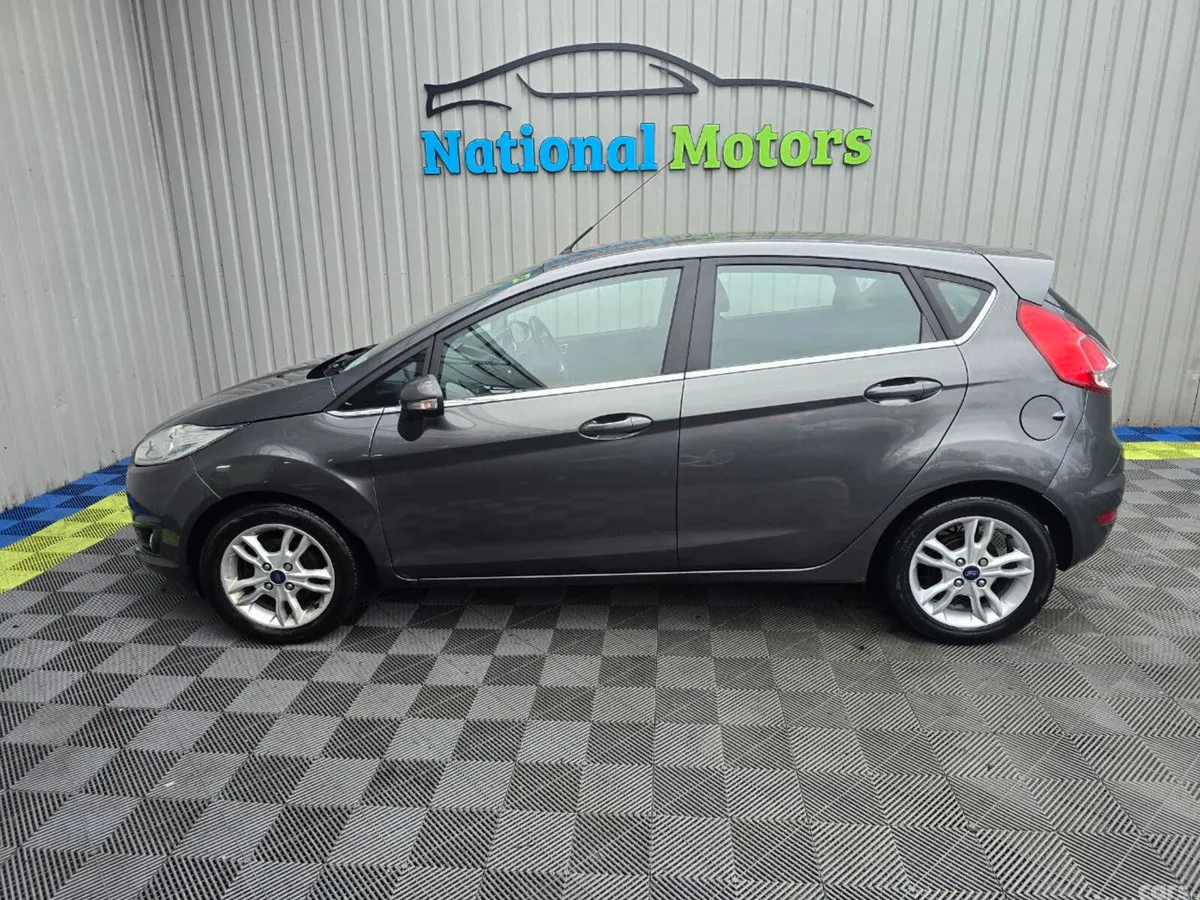 Ford Fiesta Hatchback, Petrol, 2016, Grey