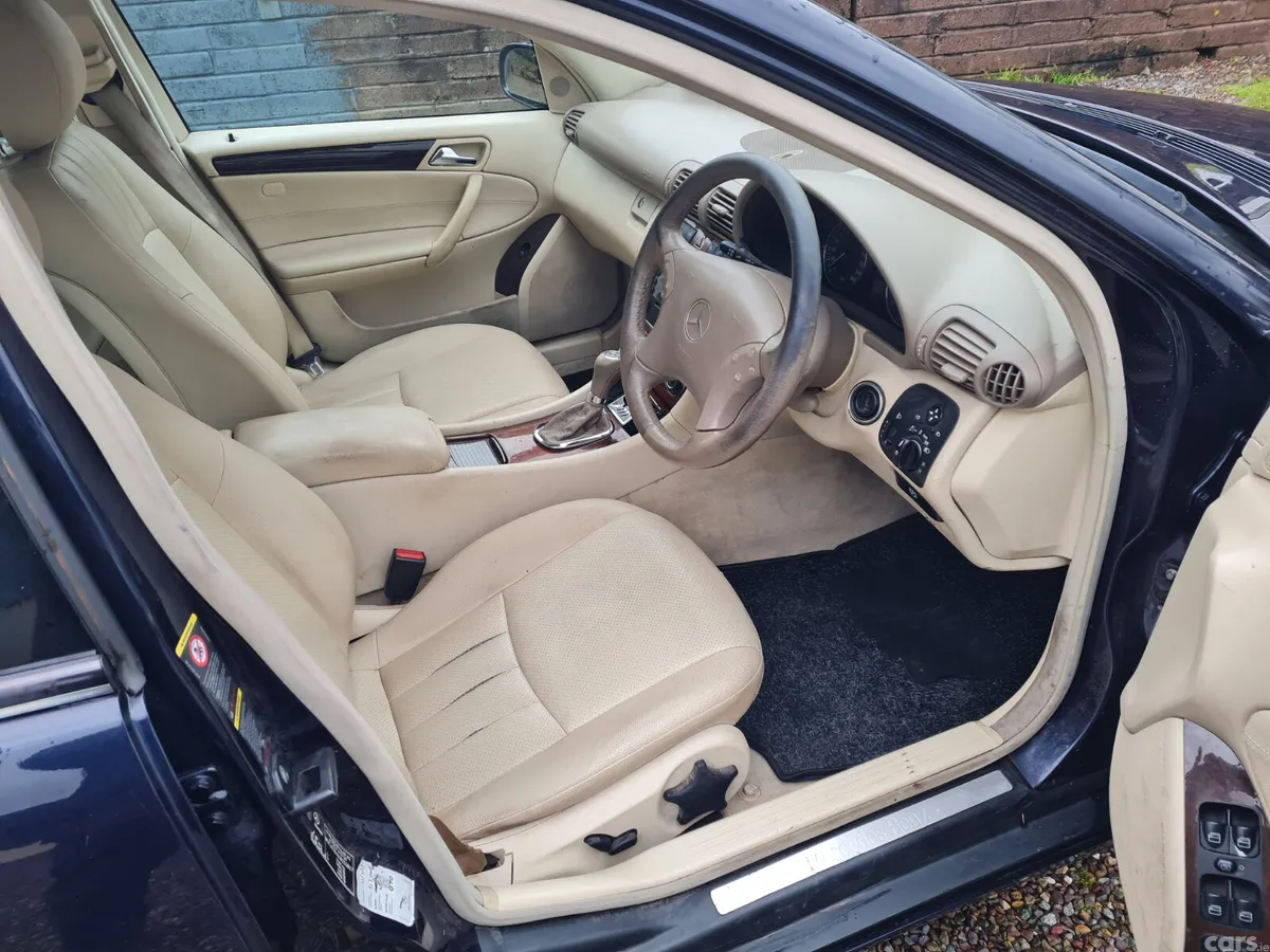 Mercedes-Benz C-Class Saloon, Petrol, 2007, Blue