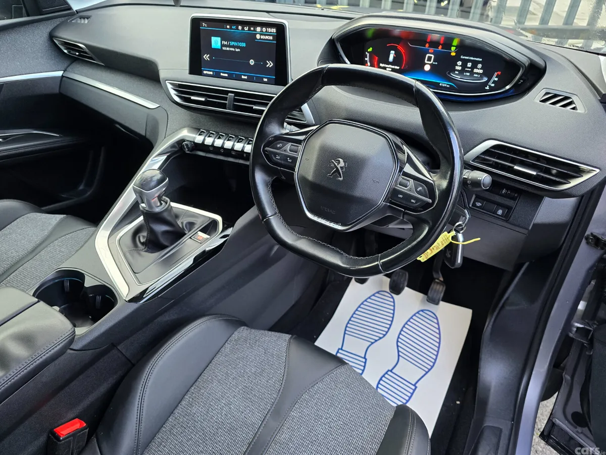 Peugeot 5008 MPV, Diesel, 2019, Grey