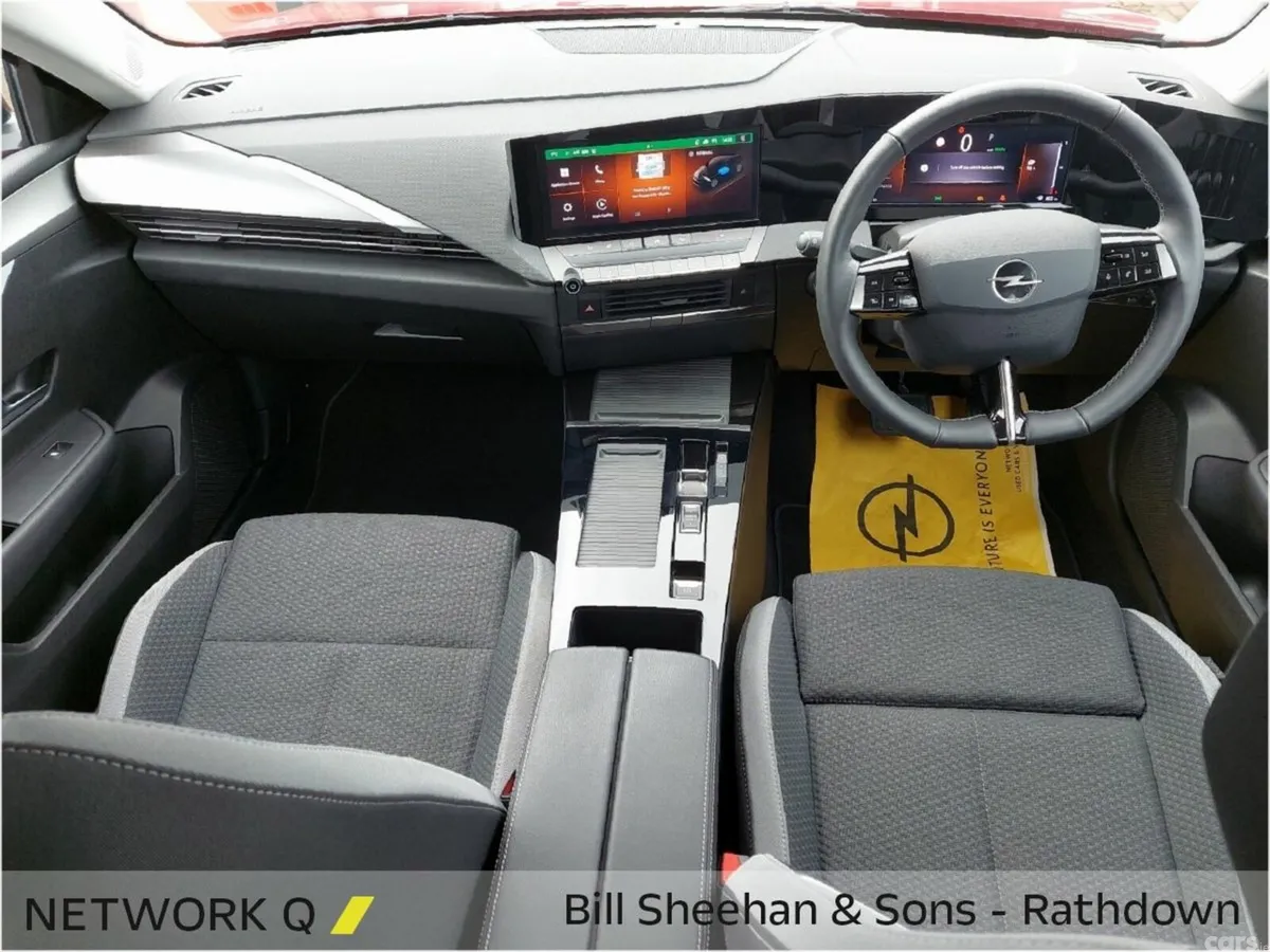 Opel Astra Hatchback, Electric, 2025, Red