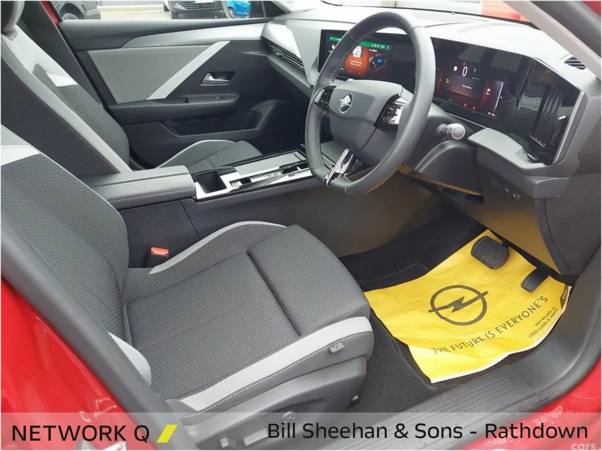 Opel Astra Hatchback, Electric, 2025, Red