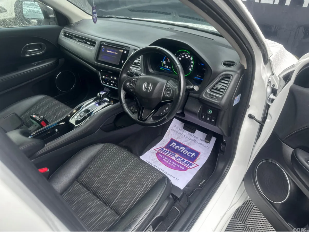 Honda Vezel MPV, Petrol Hybrid, 2015, White