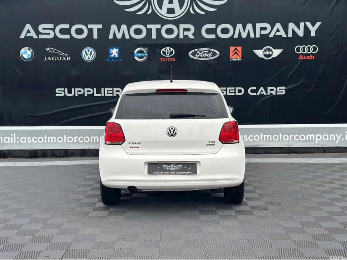 Volkswagen Polo Hatchback, Petrol, 2014, White