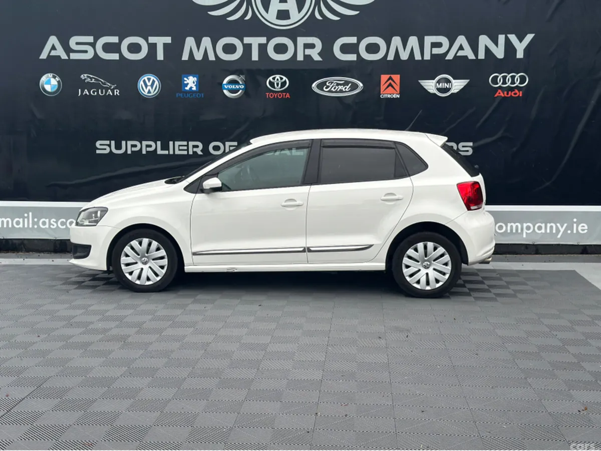 Volkswagen Polo Hatchback, Petrol, 2014, White