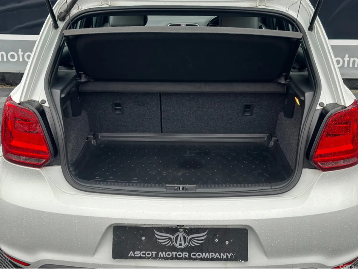 Volkswagen Polo Hatchback, Petrol, 2015, White