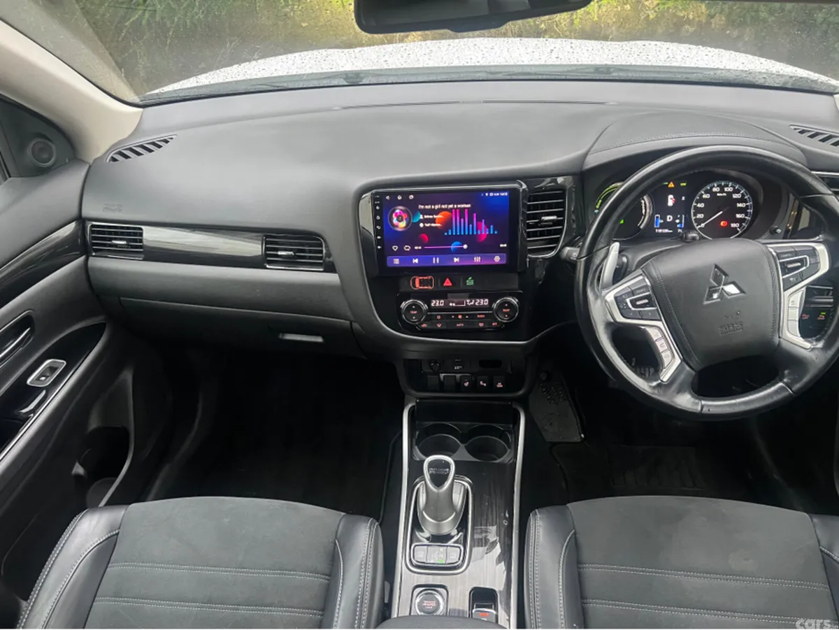 Mitsubishi Outlander SUV, Petrol Plug-in Hybrid, 2018, White